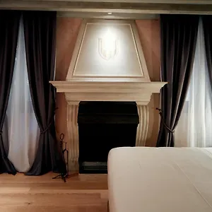 https://ca-dei-proverbi-suites.hotelinveneto.com